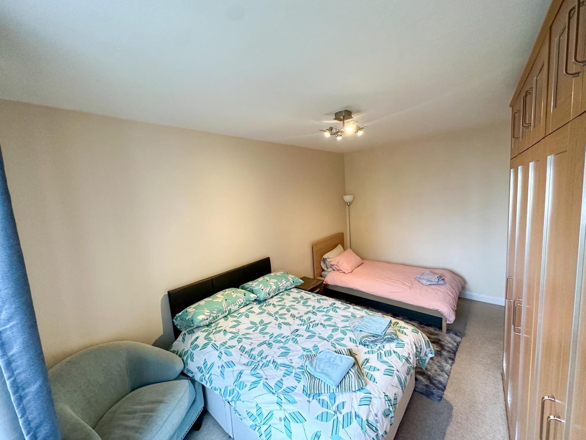 2 Bed Flat - Short Walk From Brent Cross Station Apartment Hendon Ngoại thất bức ảnh